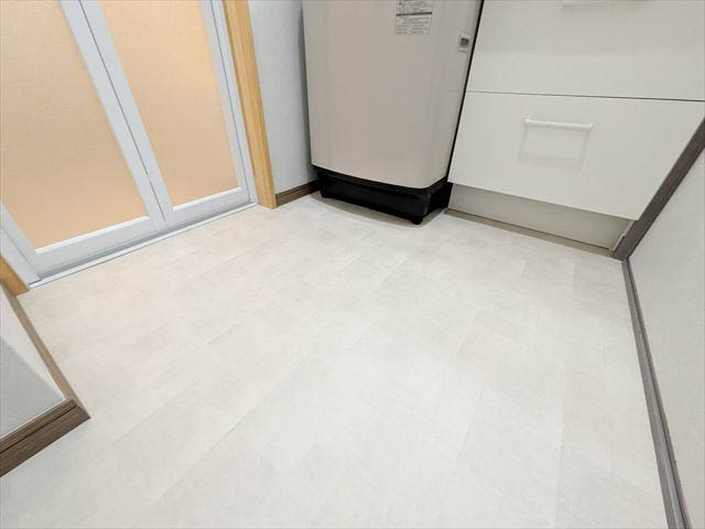 ���ʓ������t�H�[���@�ʑ���